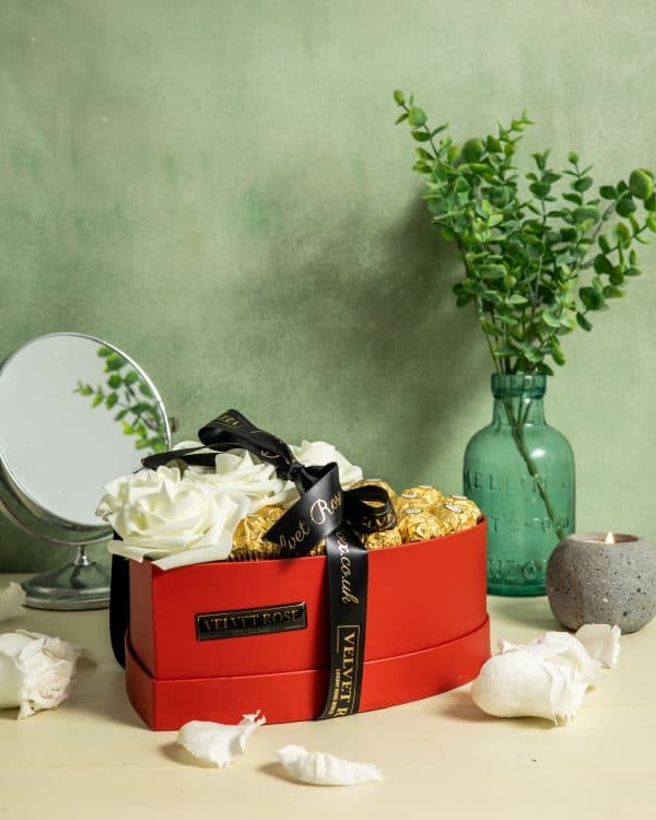 The Ferrero Heart Roses & Chocolate Gift Box